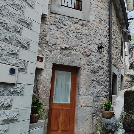 La Casina De Tielve De Cabrales Dentro Del Parque Nacional Picos De Europaヴィラ エクステリア 写真