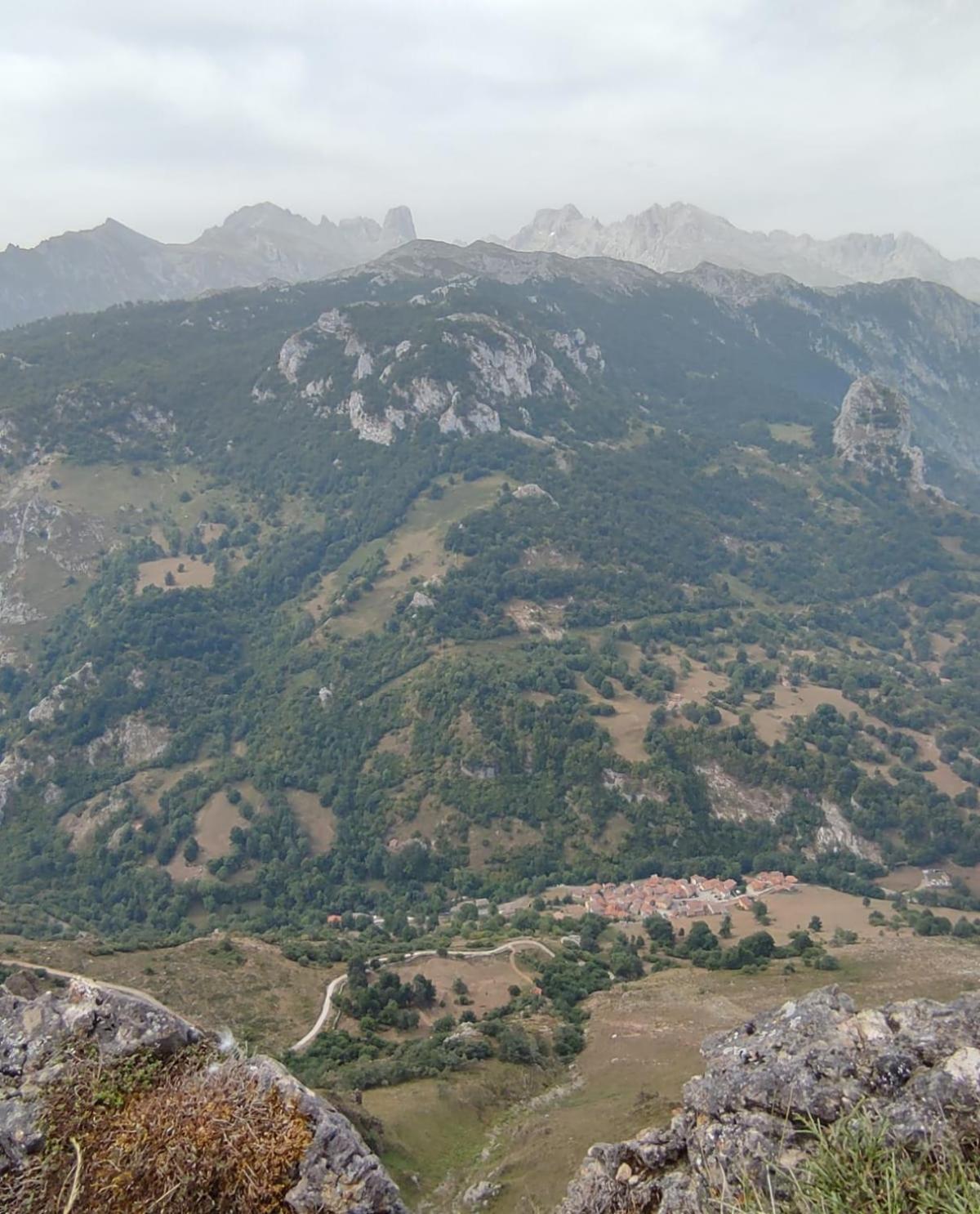 La Casina De Tielve De Cabrales Dentro Del Parque Nacional Picos De Europaヴィラ エクステリア 写真